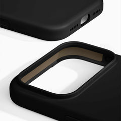 IDSICMSI2561P01 Silicone MagSafe Case iPhone 17 Pro Black