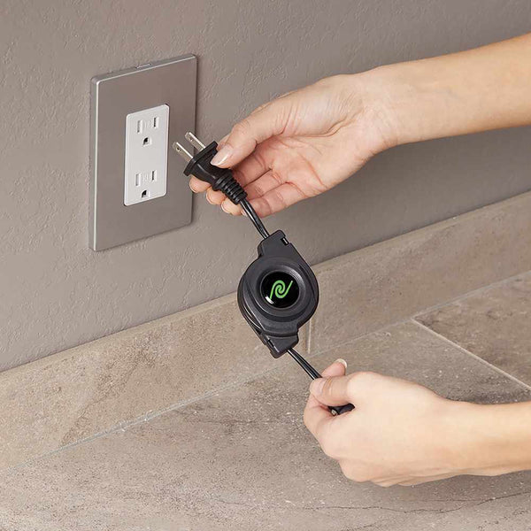 Helix/Retrak Retractable Universal Laptop Charger 65W Black