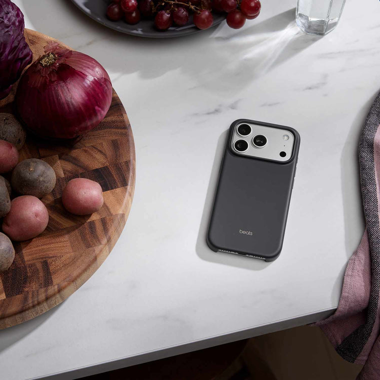 MGKC4LLA Case with MagSafe and Camera Control iPhone 17 Pro Granite Gray